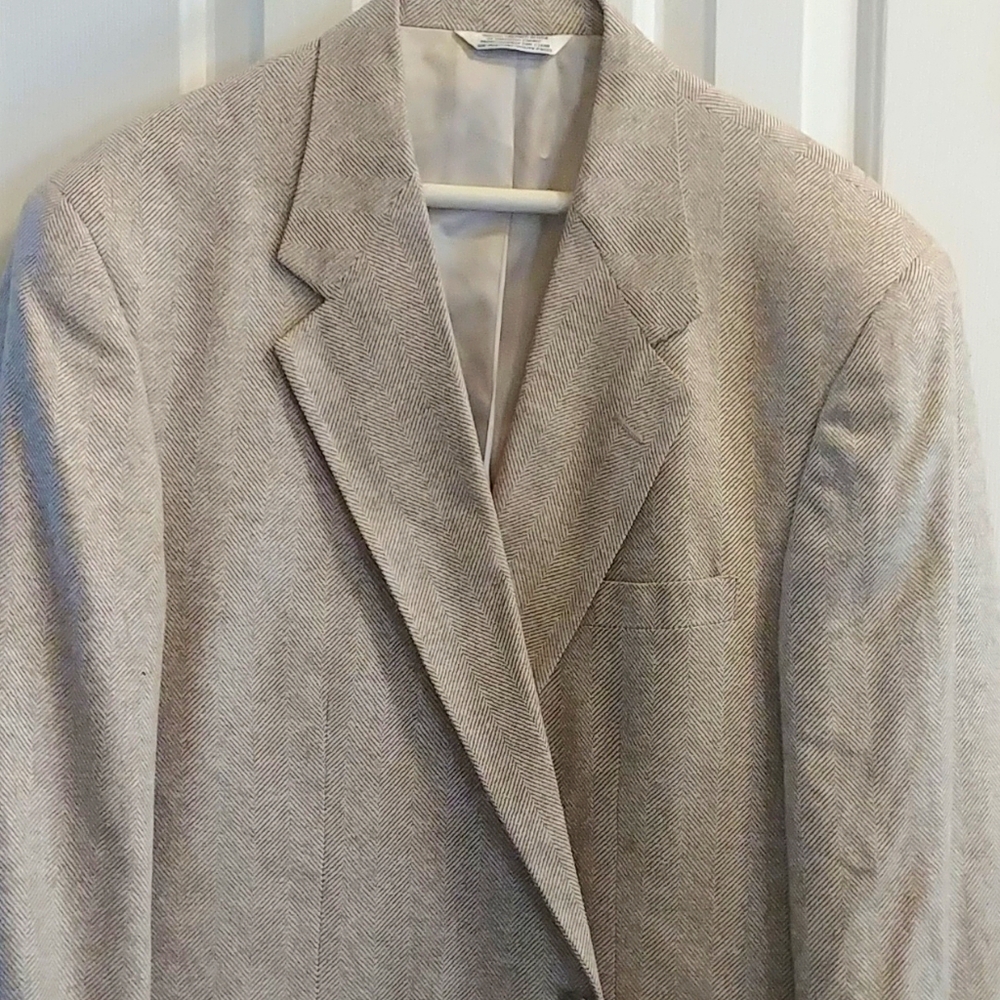 Men's vintage John Weitz tan herringbone sportcoat